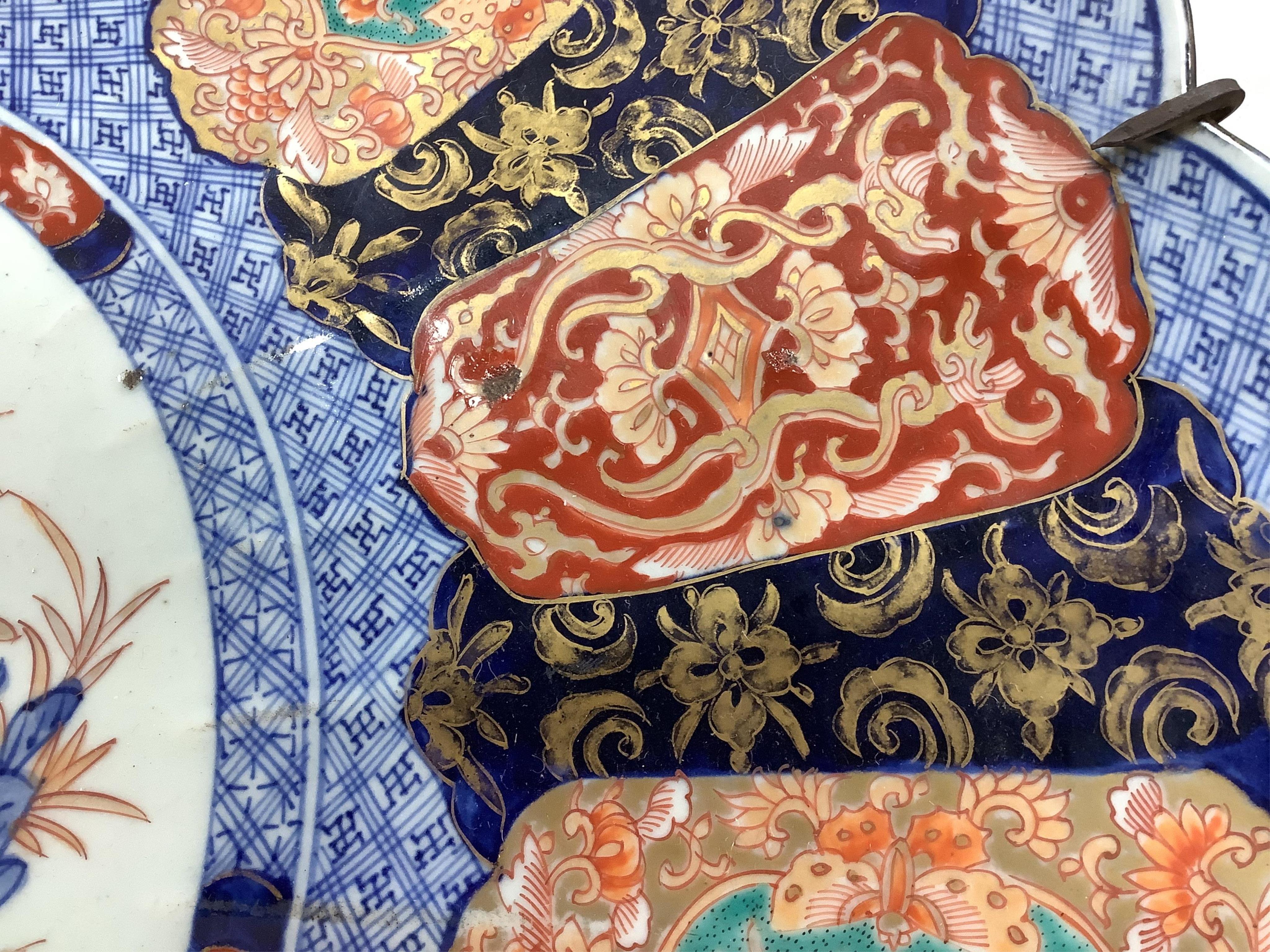 A large Japanese Imari charger, Meiji period (1868-1912), 62cm